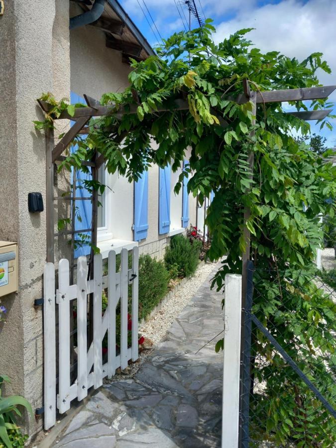 Du Canal De Berry Ii Holiday home *